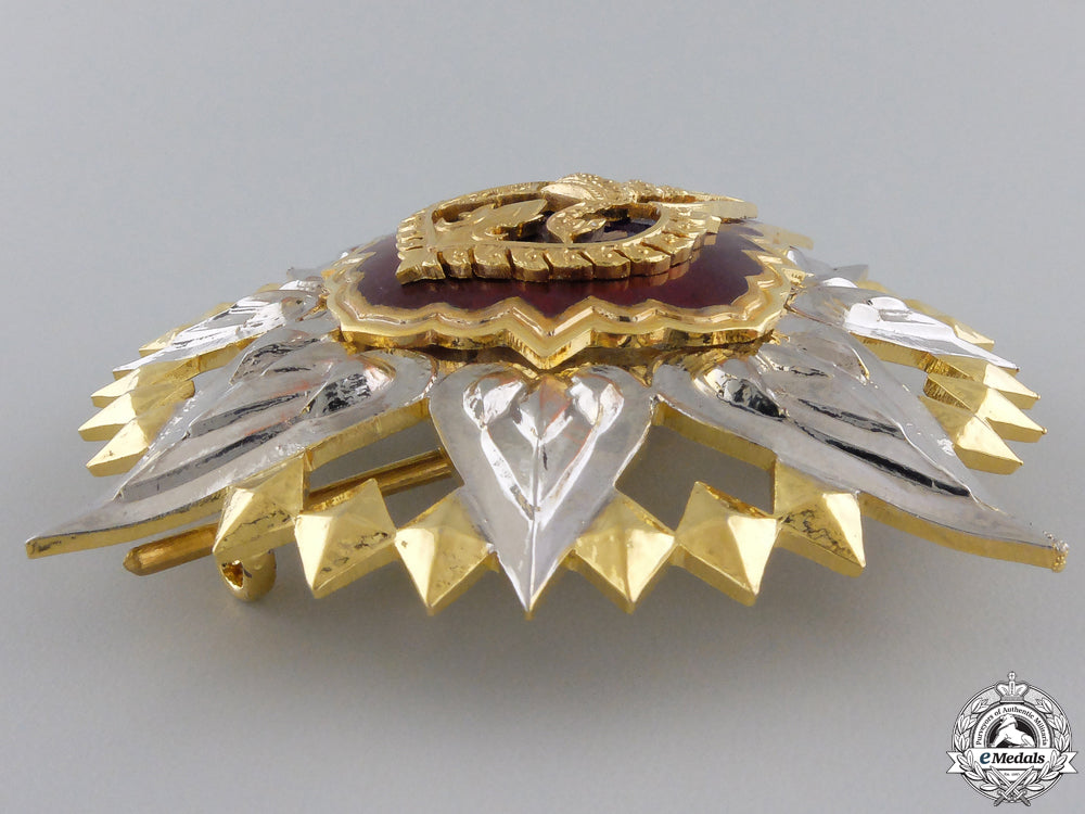 an_order_of_the_crown_of_thailand;_grand_cross_star_img_04.jpg55ad2790115c3