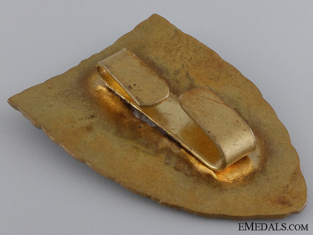 a_hungarian_move_organization_breast_badge_img_04.jpg5457c4573bcf2