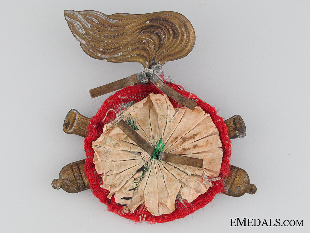 wwii26_th_artillery_division_pith_helmet_insignia_img_05.jpg52efc23060cb2