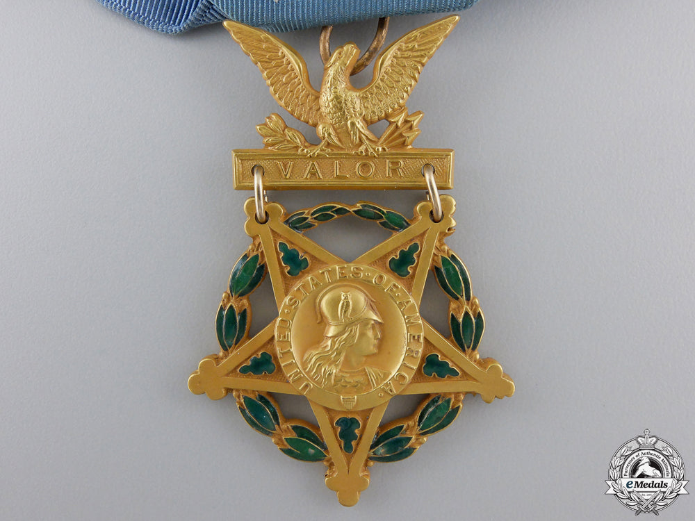 an_american_army_medal_of_honor_by_h.l.p._n.y._co_img_05.jpg551bfc1856d8e