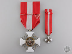 An Italian Order Of The Crown In Gold With Case