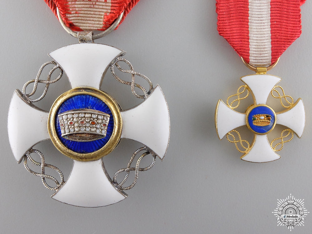 italy,_kingdom._an_order_of_the_crown_in_gold;_victor_emanuele_iii_img_05.jpg54c29e751d49a_1_1
