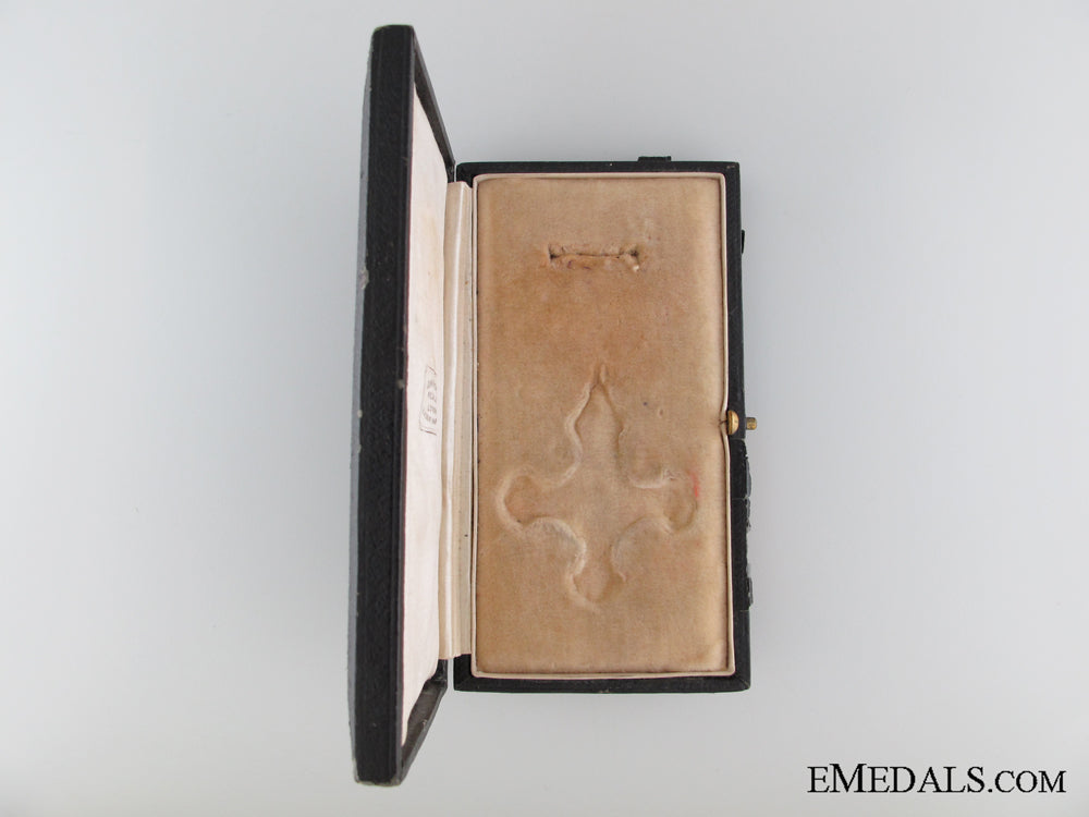 a_pinches_distinguished_flying_cross_case_img_05.jpg52f5009c85d23