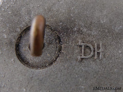 A Bronze Grade Tank Badge By Aurich