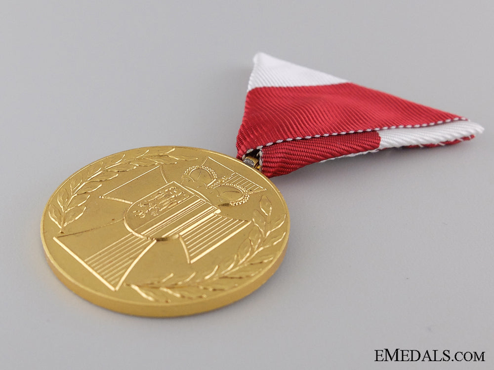 services_to_the_state_of_upper_austria_honour_medal_img_06.jpg544962f511f67