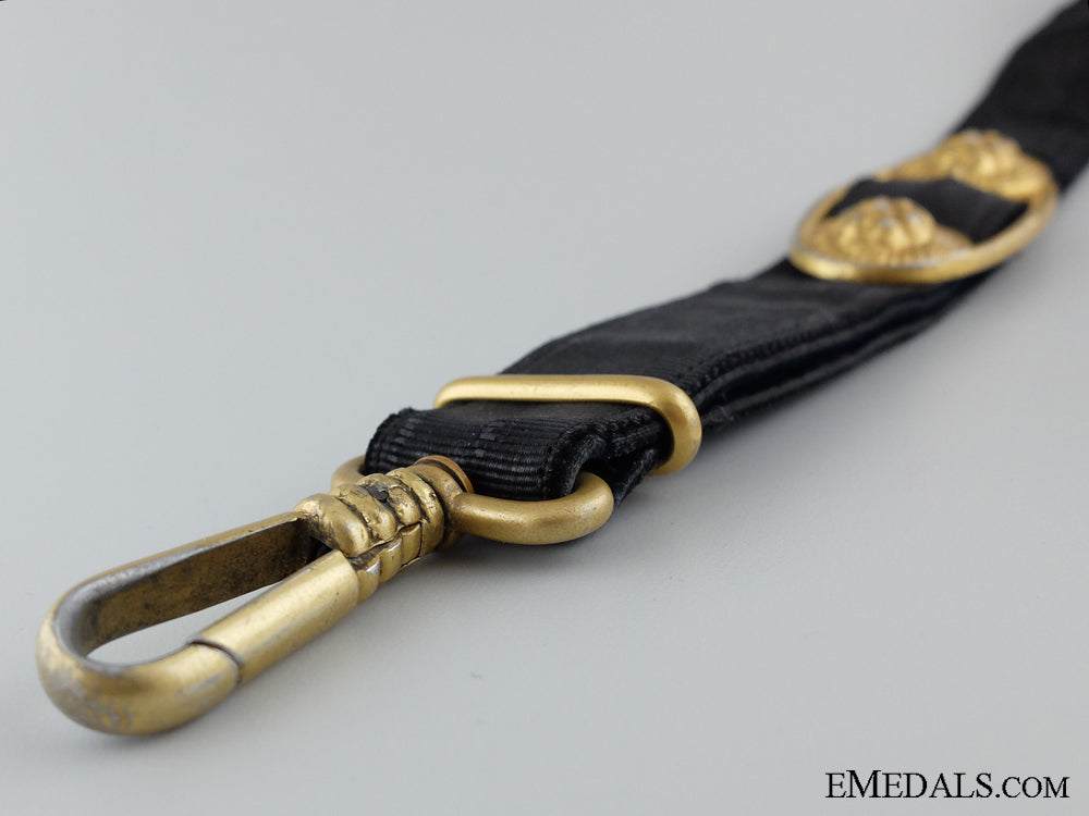 a_set_of_wwii_kreigsmarine_dagger_hangers_img_06.jpg536d0cc9812cf