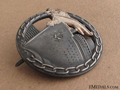 Blockade Runner Badge By Schwerin
Cost: 300