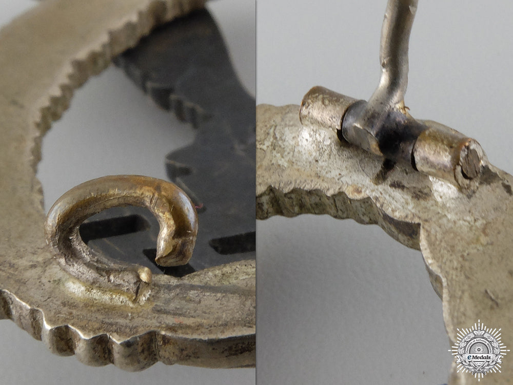 a_cased_luftwaffe_pilot's_badge_by_assmann_img_07.jpg54b547c242a3b