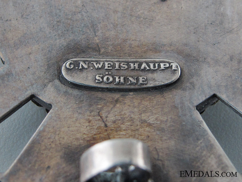 luxemburg,_order_of_the_golden_lion_with_swords_img_08.jpg532c9755831e7