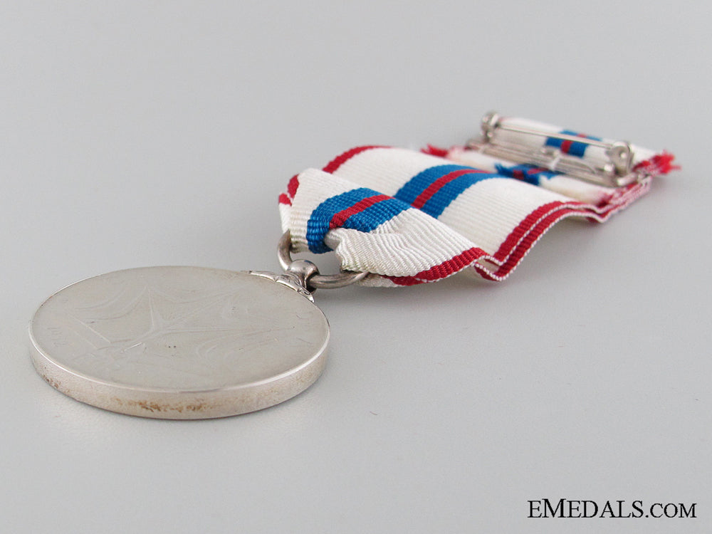 queen_elizabeth_ii_silver_jubilee_medal1952-1977_img_09.jpg52f64371d4101