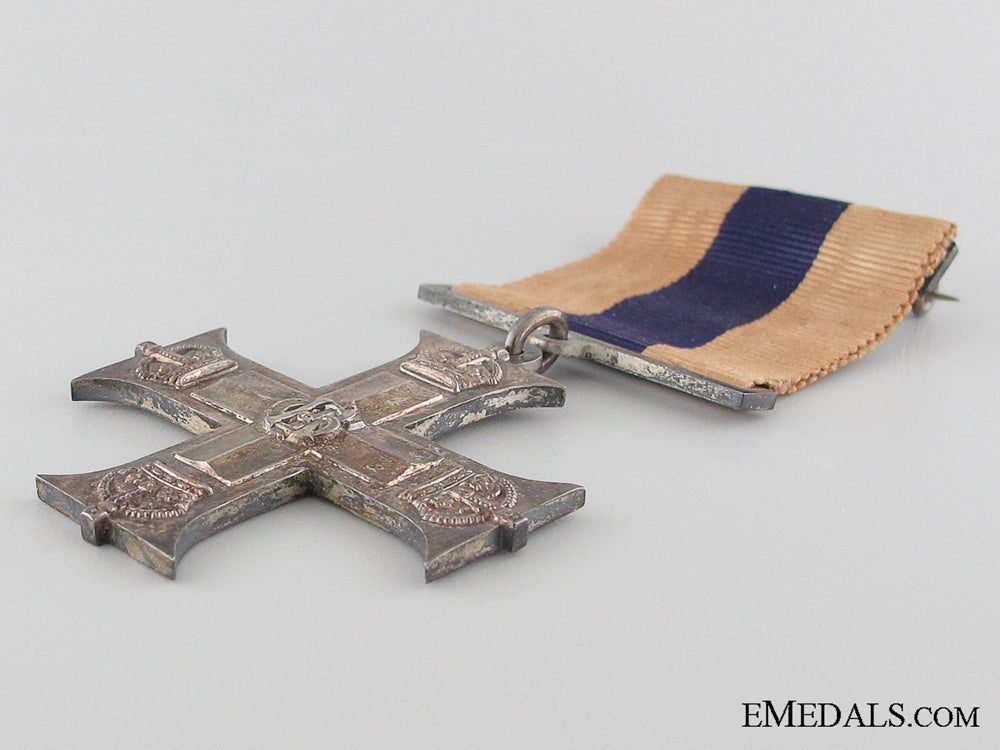 a_george_v_military_cross_in_case_img_09.jpg5318a4c008411