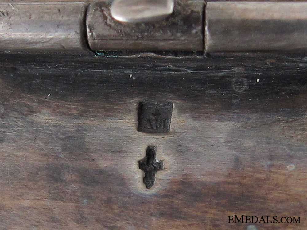 luxemburg,_order_of_the_golden_lion_with_swords_img_09.jpg532c975d9f39c