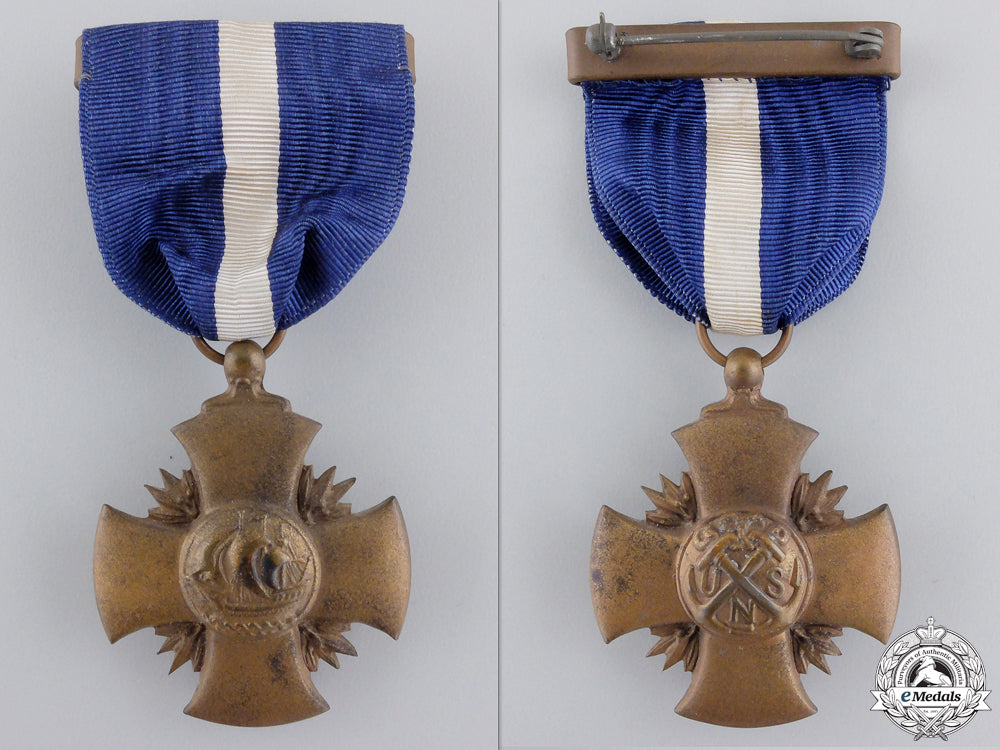 the_awards_of_admiral_john_mccain_who_orchestrated_guadalcanal_img_09.jpg559e8f72d7266