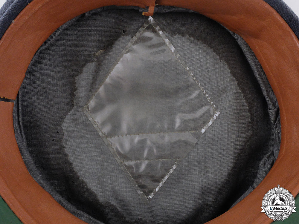 a_luftwaffe_officer's_visor_img_11.jpg55929a045eb5d