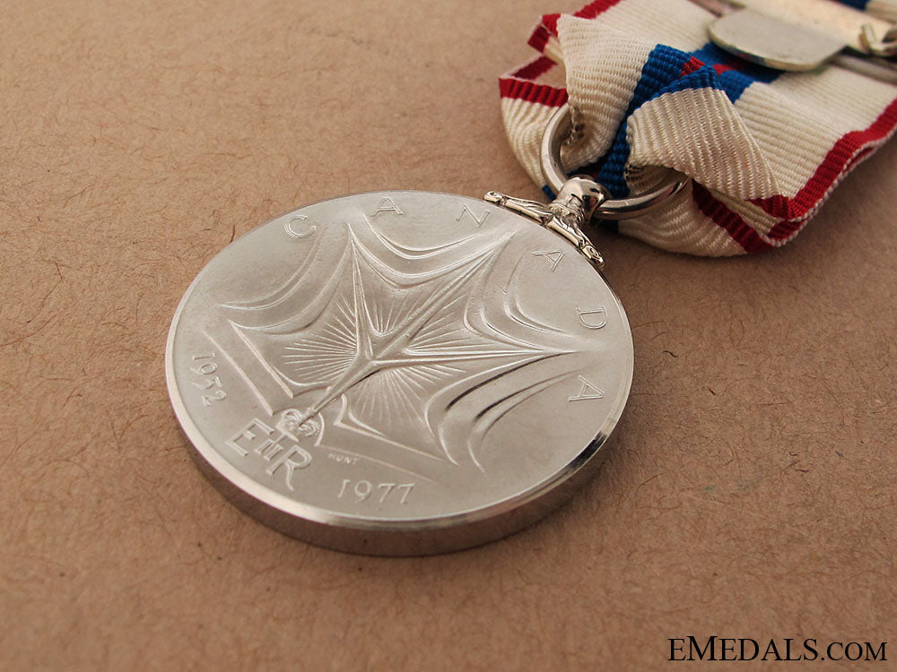 queen_elizabeth_ii's_silver_jubilee_medal_img_1529_copy