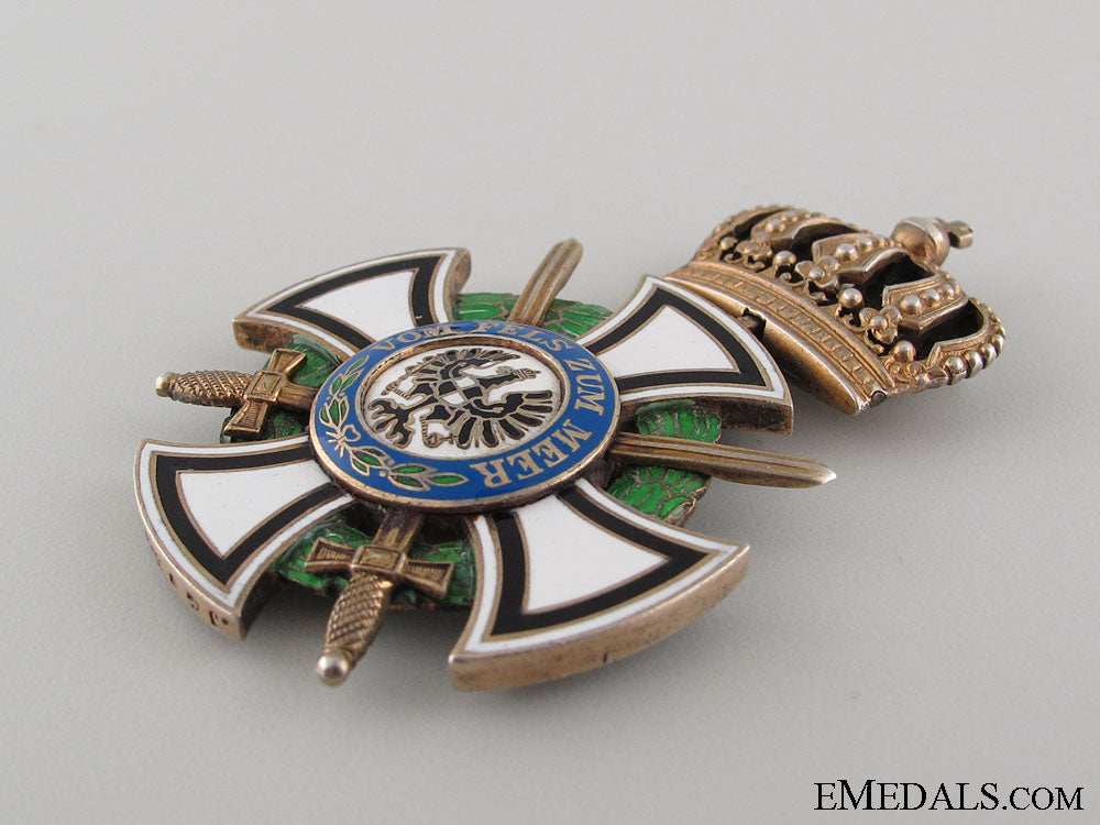 house_order_of_hohenzollern_with_swords_img_7882_copy