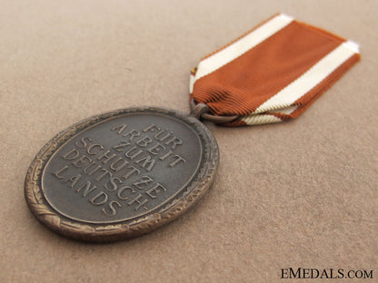 west_wall_medal_img_8934_copy