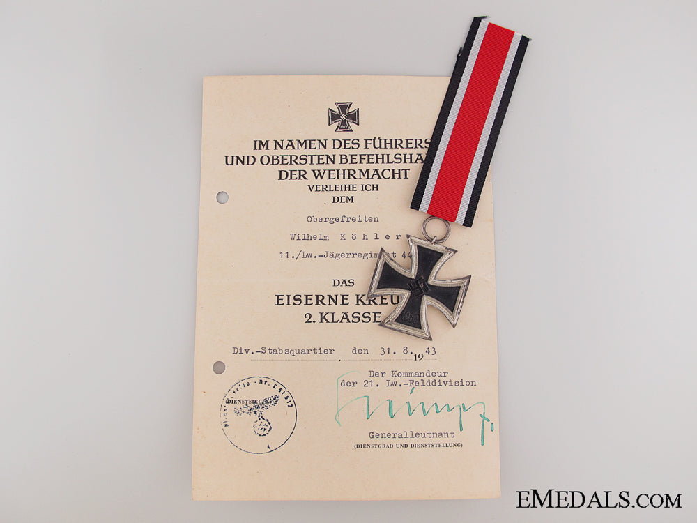 iron_cross2_nd_class1939_with_award_document_iron_cross_2nd_c_52bf000217592