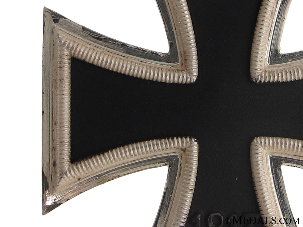 knight’s_cross_of_the_iron_cross–_s&_l935-4_k.jpg517945fad0988