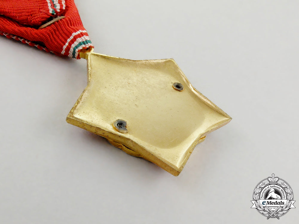 a_socialist_hungary_medal_for_outstanding_production_and_work_service_k_373_1