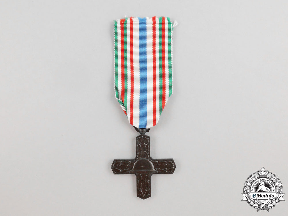 italy,_kingdom._two_awards_and_decorations_k_890_1