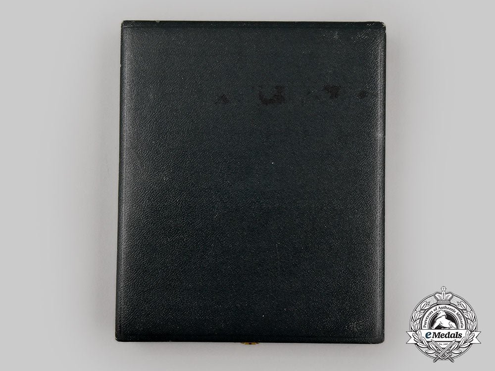 italy,_republic._an_order_of_merit_of_the_italian_republic,_commander_and_case_by_s._johnson_l22_l22_mnc9605_492_942_1