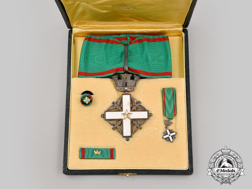 italy,_republic._an_order_of_merit_of_the_italian_republic,_commander_and_case_by_s._johnson_l22_l22_mnc9606_493_943_1