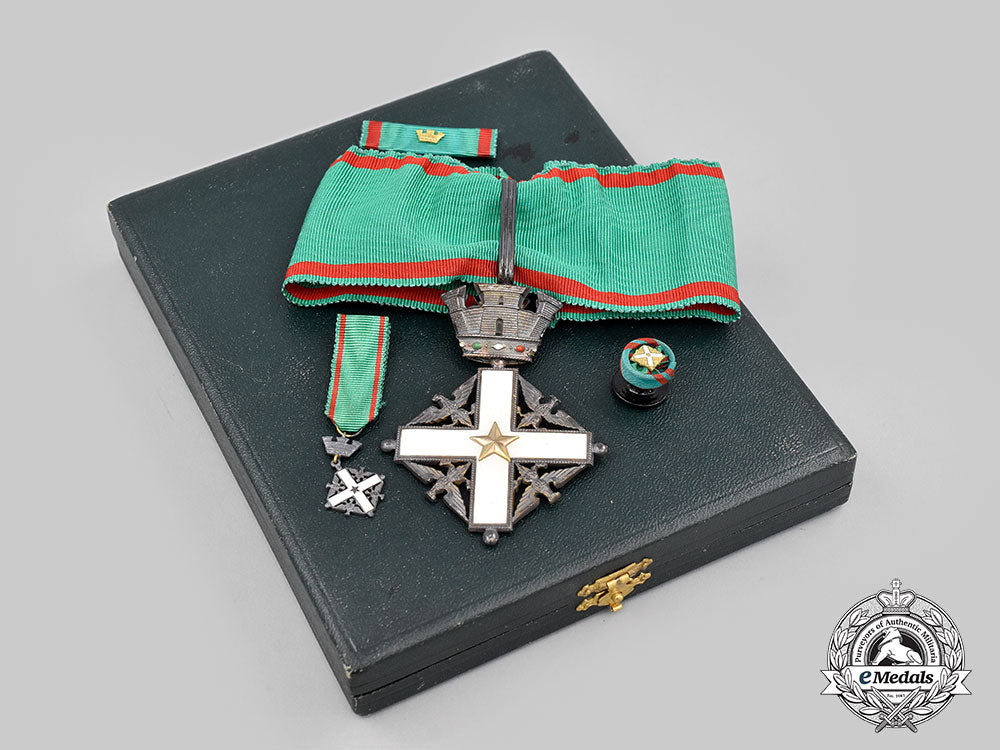italy,_republic._an_order_of_merit_of_the_italian_republic,_commander_and_case_by_s._johnson_l22_l22_mnc9608_495_945_1