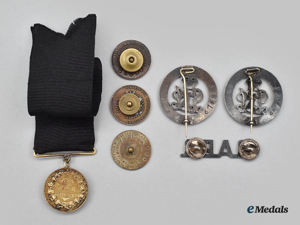 canada,_cef._a_lot_of_first_war_silver_war_badges_l22_mnc0028_676