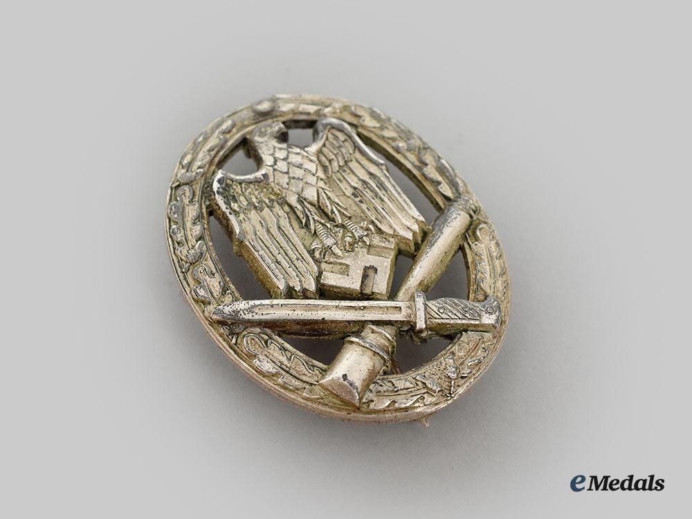germany,_wehrmacht._a_general_assault_badge_l22_mnc0075_276