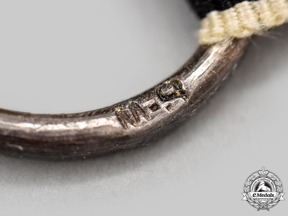 germany,_imperial._a1914_iron_cross_ii_class_for_non-_combatants,_by_sy&_wagner_l22_mnc0183_862