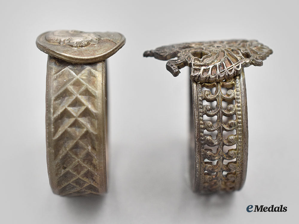 austria,_imperial._two_first_war_patriotic_rings_l22_mnc0427_589_1