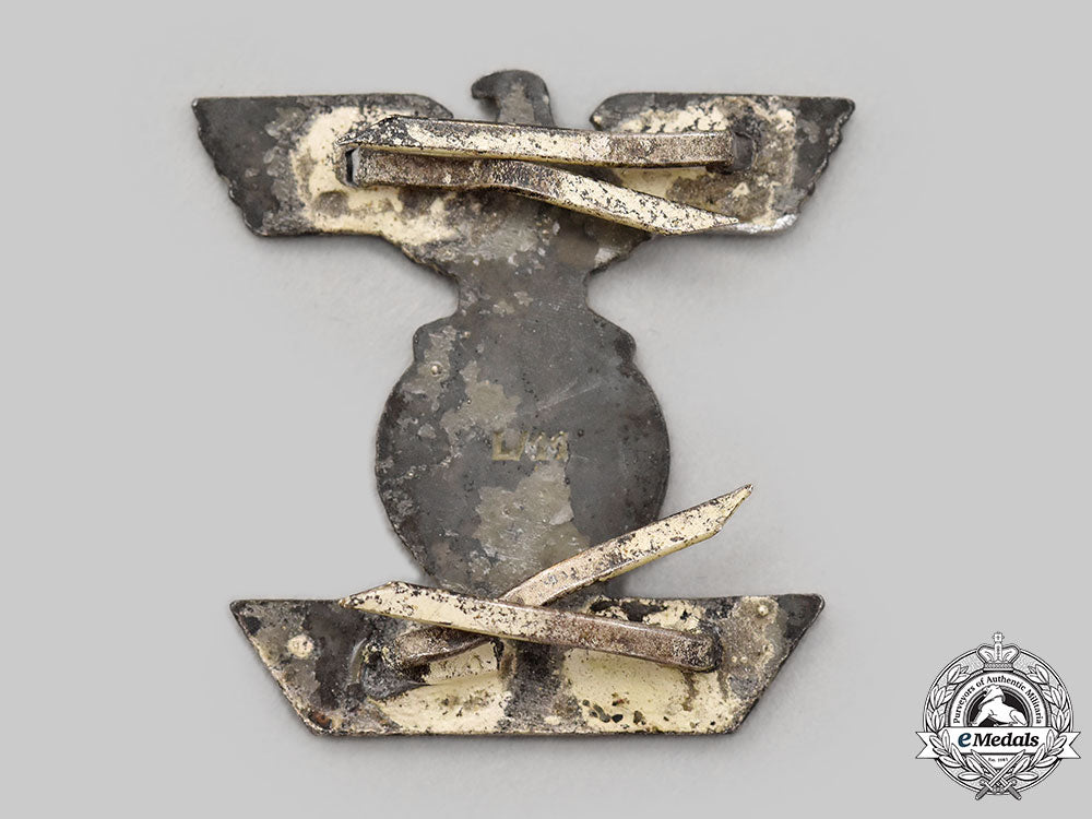 germany,_wehrmacht._a1939_clasp_to_the_iron_cross_ii_class,_type_ii,_by_wilhelm_deumer_l22_mnc0489_141