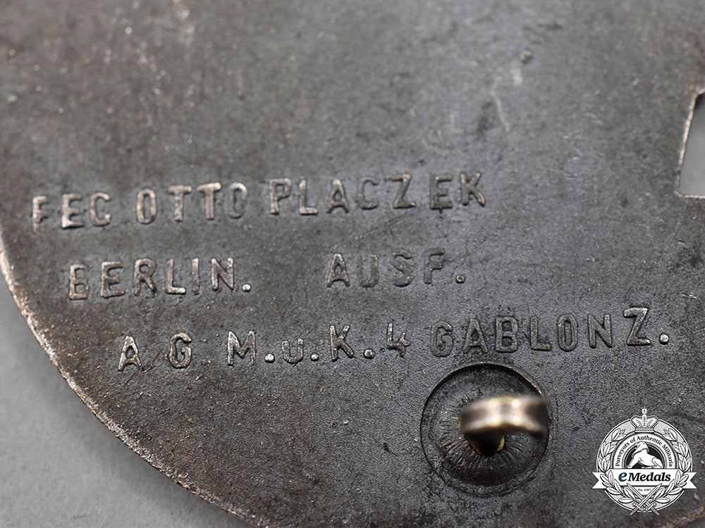 germany,_kriegsmarine._a_blockade_runner_badge,_by_arbeitsgemeinschaft_metall_u._kunststoff_l22_mnc0571_344