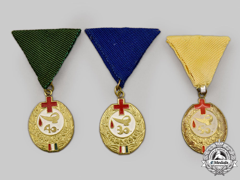 hungary,_people's_republic._three_red_cross_blood_donation_medals_l22_mnc0787_297