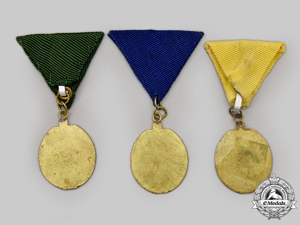 hungary,_people's_republic._three_red_cross_blood_donation_medals_l22_mnc0788_298