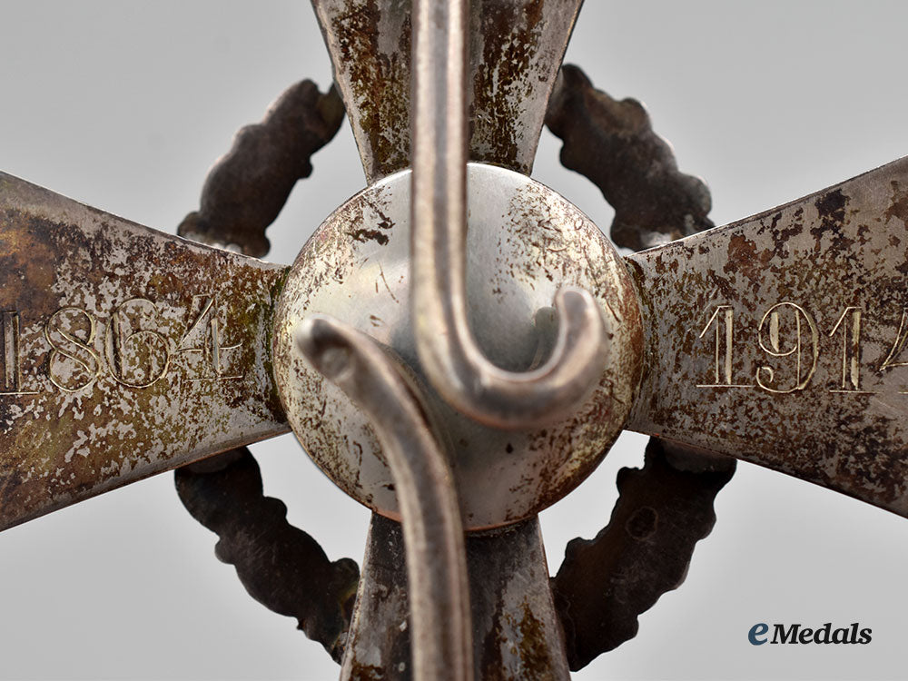 austria,_imperial._an_honour_decoration_of_the_red_cross,_officer’s_cross_with_war_decoration,_c.1915_l22_mnc0814_908