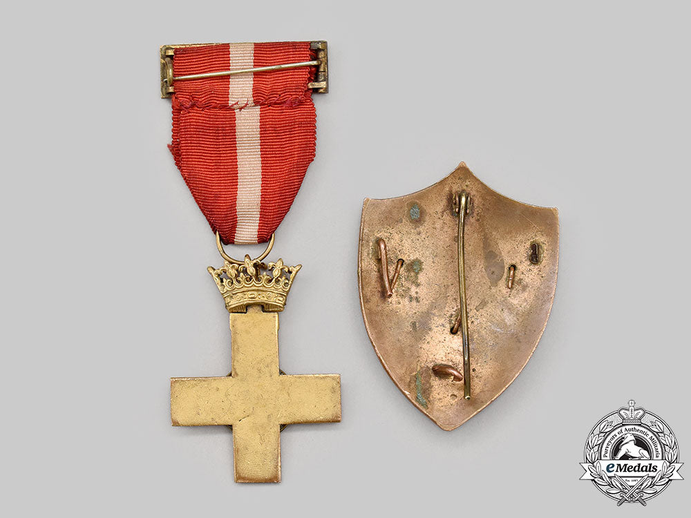 spain,_facist_state._a_pair_of_orders&_awards_l22_mnc1482_672_1_1