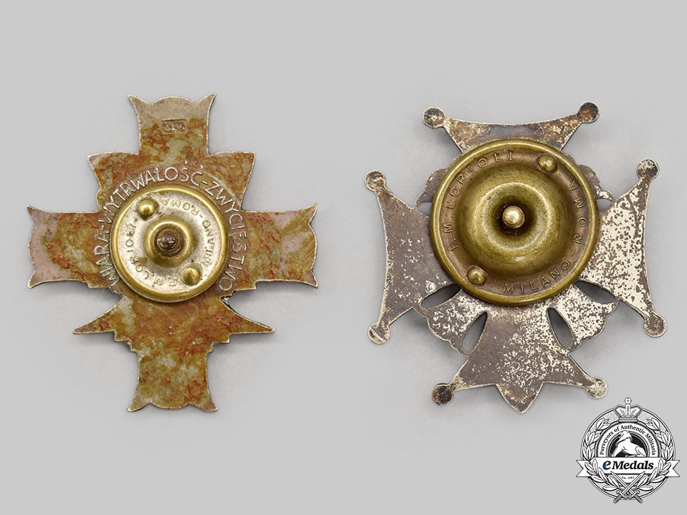 poland,_republic._two_infantry_division_badges_l22_mnc1502_678_1