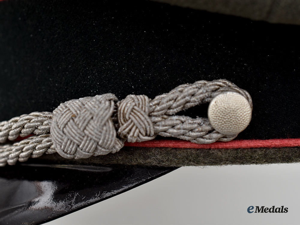 germany,_heer._an_armoured_officer’s_visor_cap_l22_mnc1514_119