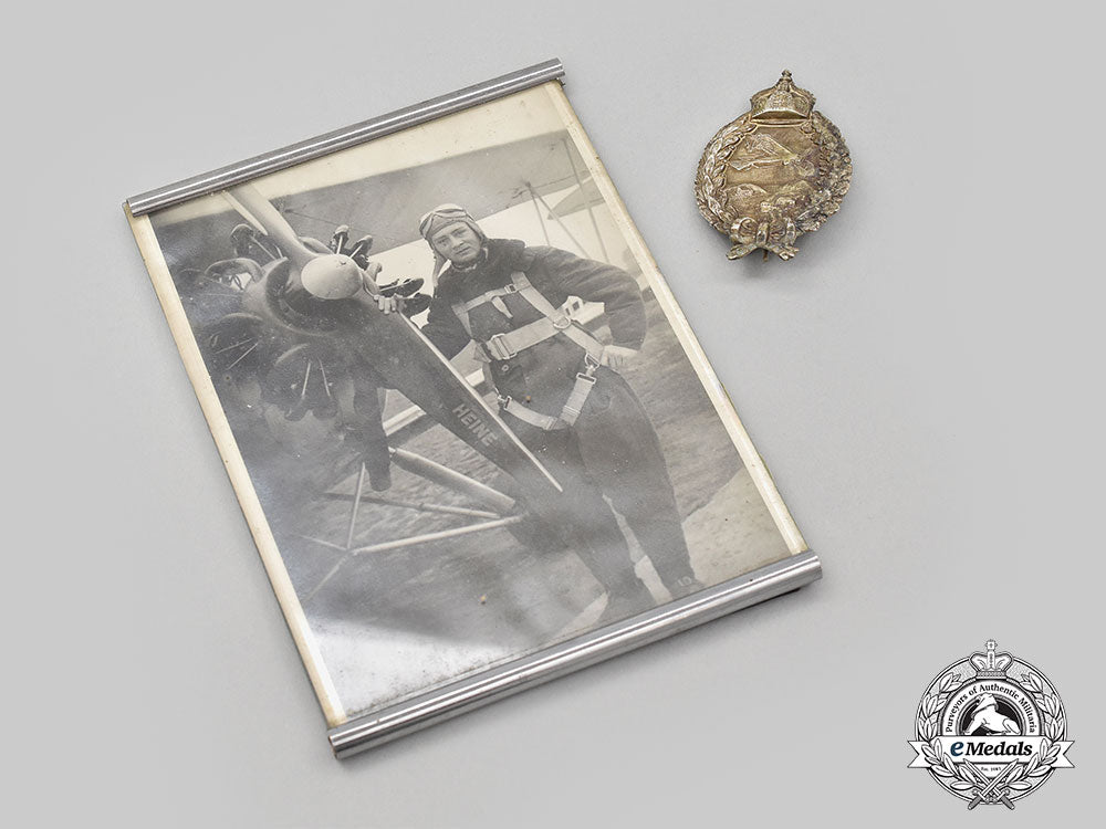 germany,_luftstreitkräfte._a_prussian_pilot’s_badge,_with_recipient_photograph,_c.1918_l22_mnc1575_777_1