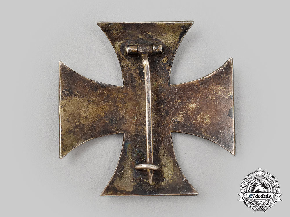 germany,_imperial._a1914_iron_cross_i_class,_with_late-_issue_award_document,_to_gerhard_bogisch_l22_mnc1608_792