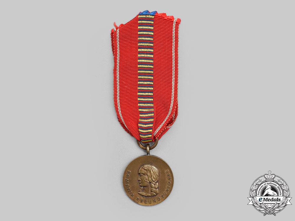 romania,_kingdom._a_crusade_against_communism_medal,_with_three_campaign_clasps_l22_mnc1684_850