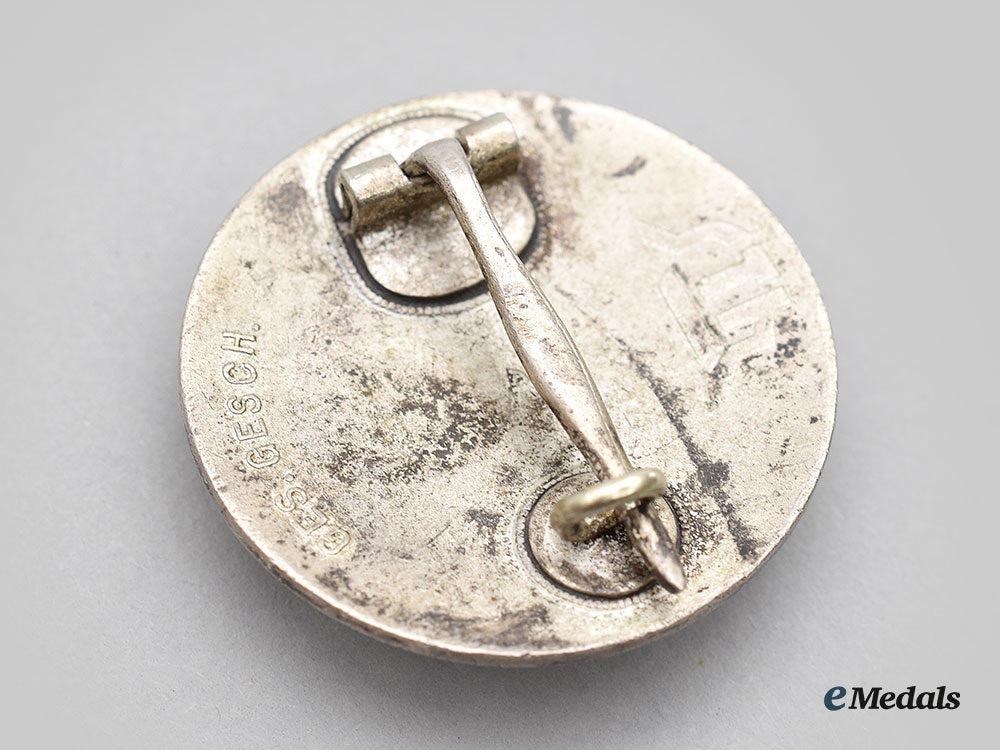 germany,_der_stahlhelm._a1928_membership_badge,_small_version_l22_mnc1702_274_1