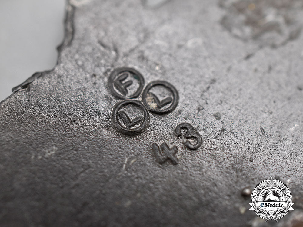 germany,_kriegsmarine._a_coastal_artillery_war_badge,_by_friedrich_linden_l22_mnc1754_206