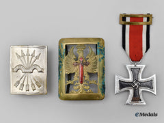 Spain, Spanish State. A Mixed Lot Of Blue Division Items