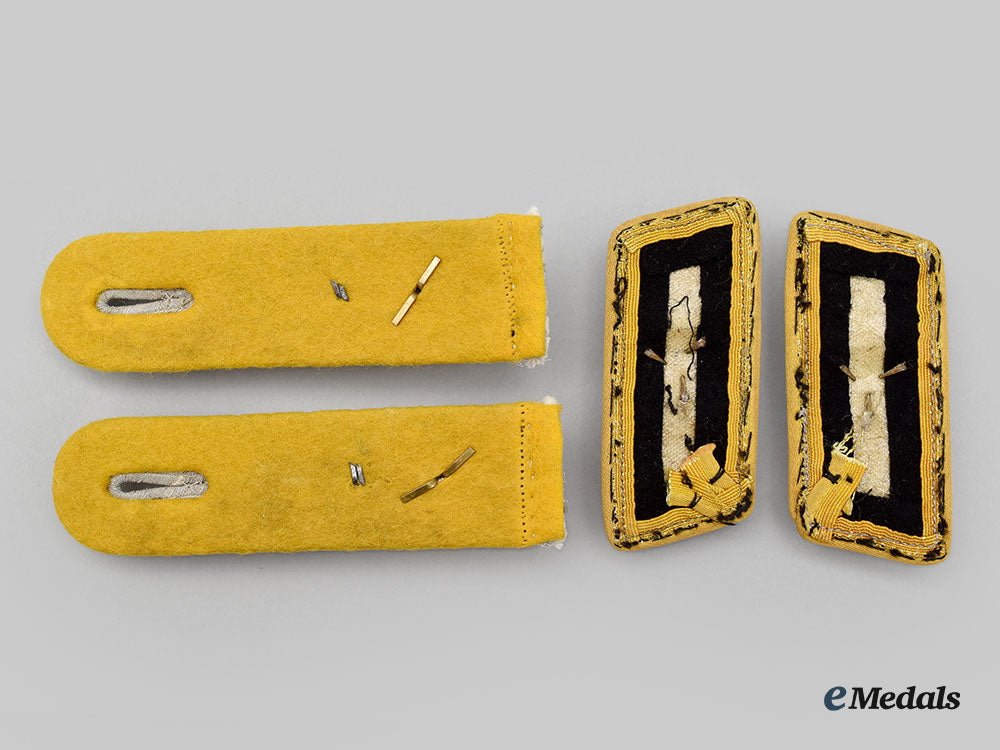 germany,_heer._a_lot_of_armoured_reconnaissance_oberleutnant_uniform_insignia_l22_mnc1814_268