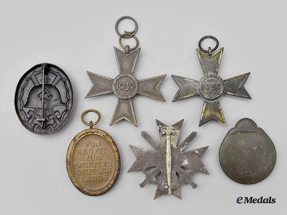 germany,_wehrmacht._a_mixed_lot_of_service_decorations_l22_mnc1904_301