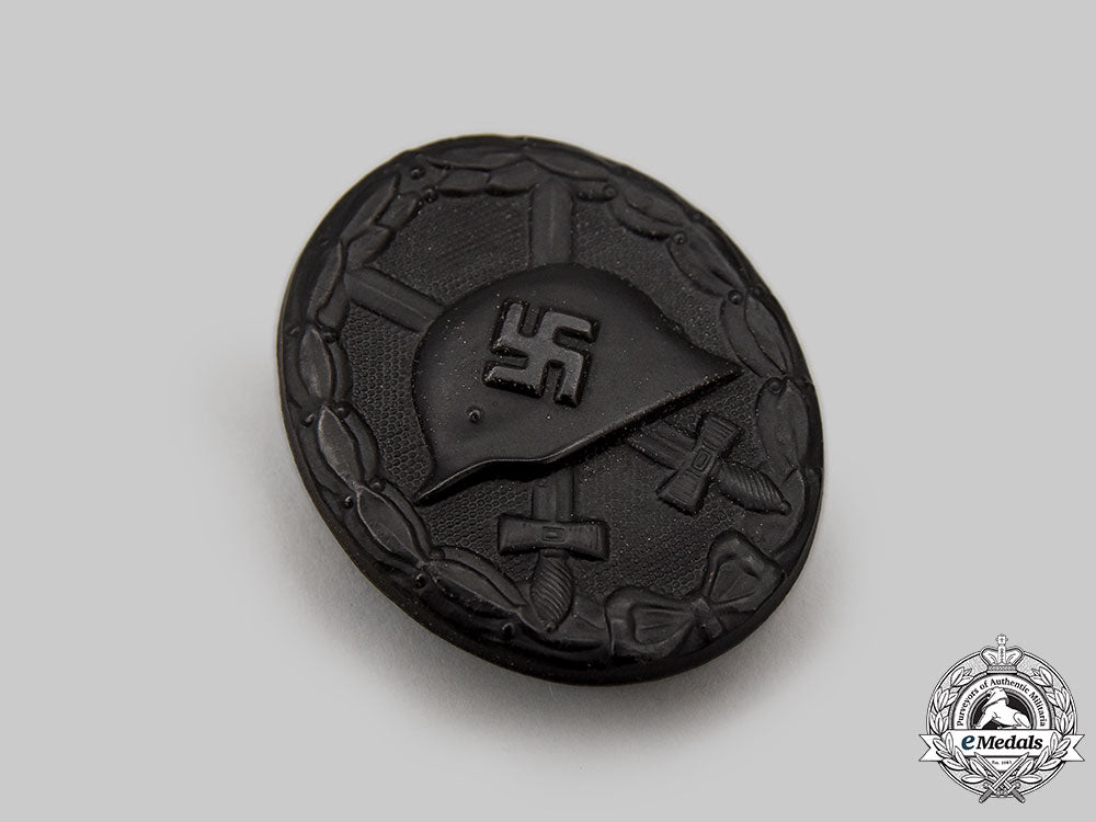 germany,_wehrmacht._a_mint_black_grade_wound_badge,_with_case_l22_mnc2007_731_1