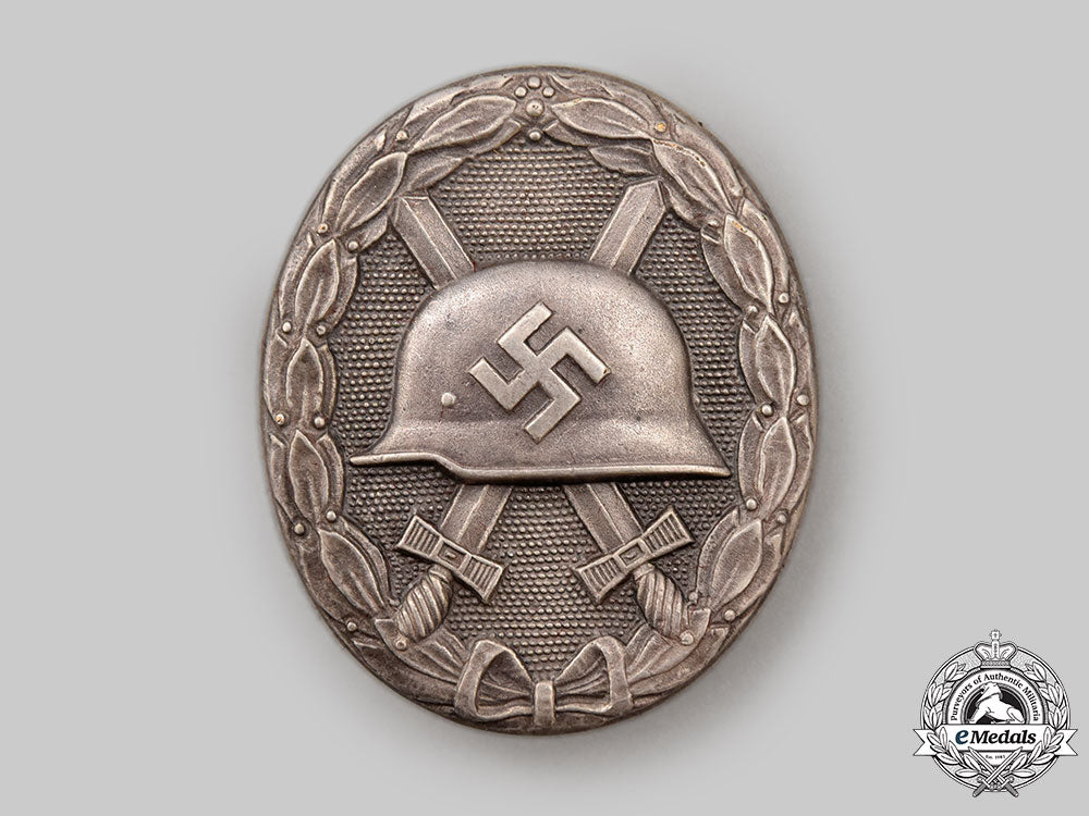 germany,_wehrmacht._a_mint_silver_grade_wound_badge,_with_case_l22_mnc2011_908